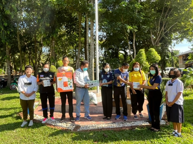 กิจกรรมแจกหน้ากากอนามัยให้กับโรงเรียนในพื้นที่ตำบลเขาพระทอง ปี2565